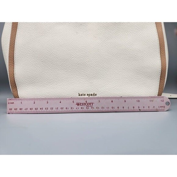 Chic Kate Spade White & Tan Pebbled Leather Shoulder Bag - Picture 11 of 11